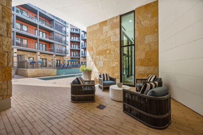 Building Photo - 3201 Esperanza Crossing