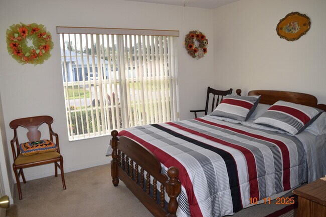 Building Photo - 1657 SW Duclair Ave