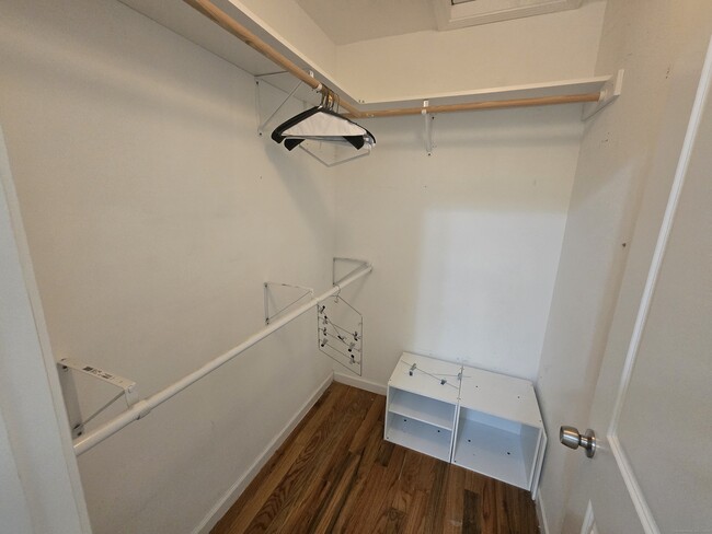 Building Photo - 23 Short Oak Dr