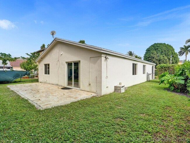Building Photo - 1245 SW 46th Way