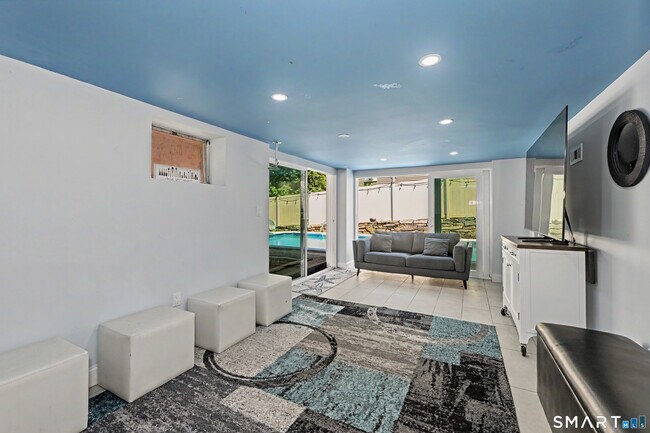 Building Photo - 59 Creeping Hemlock Dr