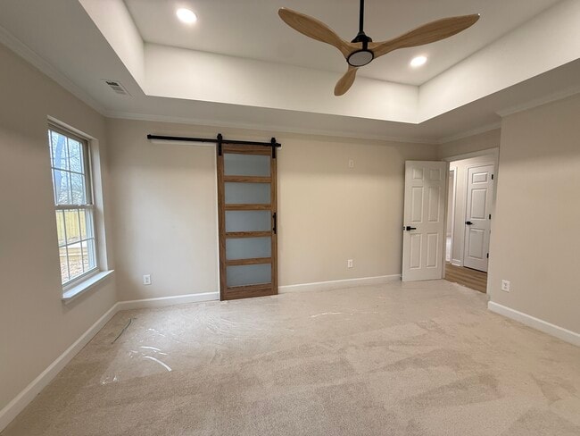 Building Photo - 2539 Springs Dr