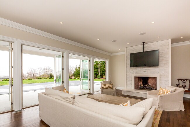 Building Photo - 21 Beech St