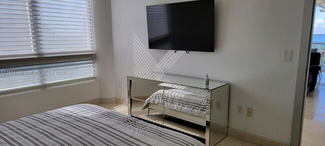 Building Photo - 6365 Collins Ave