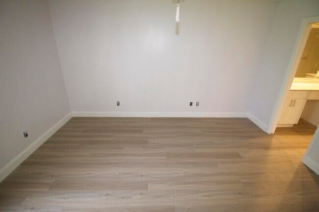 Building Photo - 3797 Park Lane Villas Rd