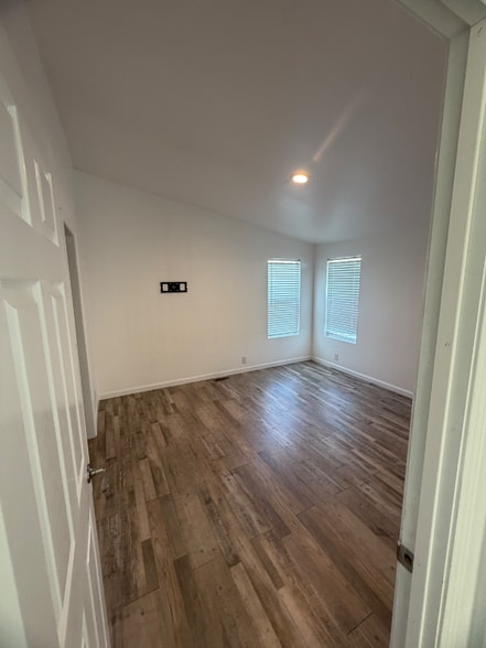 Building Photo - 14621 16th Ave