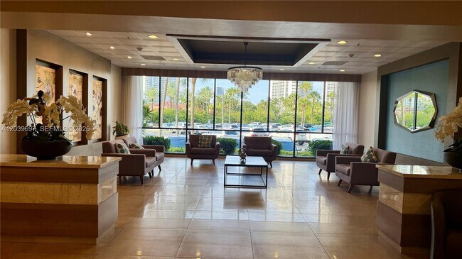 Building Photo - 3701 N Country Club Dr