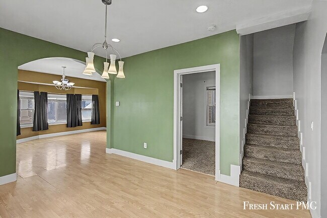 Building Photo - Spacious 5-Bed Home with 2.5 Baths