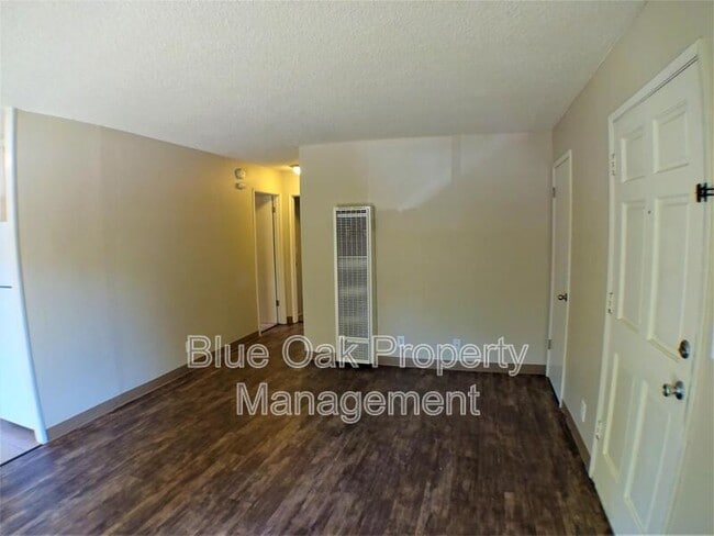 Building Photo - 346 Hickory St