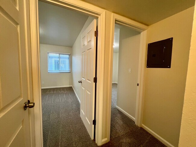Building Photo - Renovated 2-bedroom, 1-bath Unit