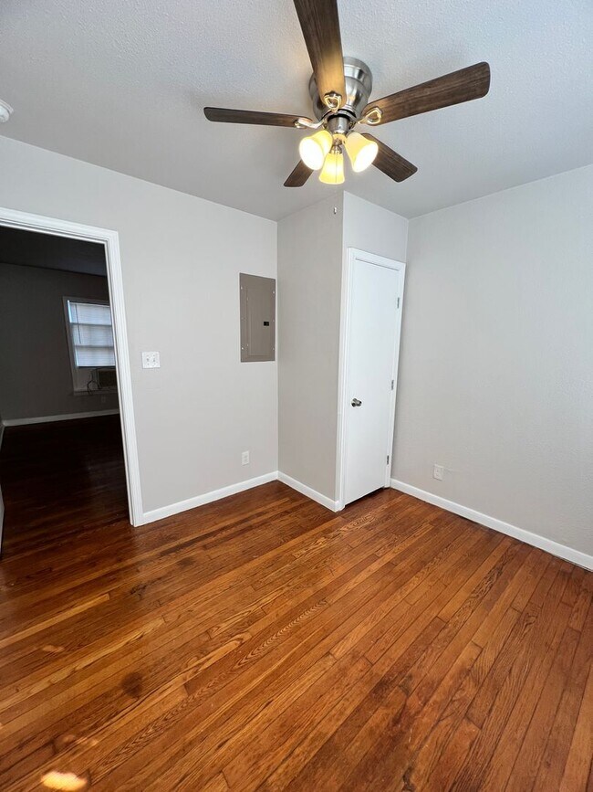 Building Photo - Historic District, Monticello Park