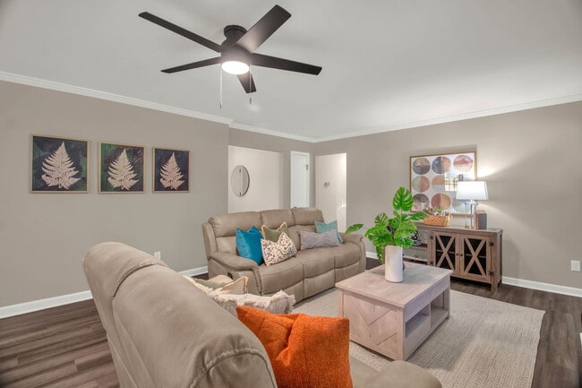 Building Photo - 200 Cedarwood Trail