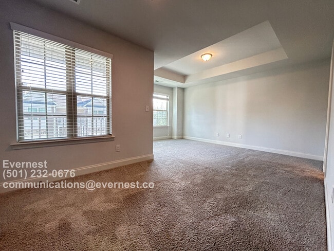 Building Photo - 225 Hydrangea Ct