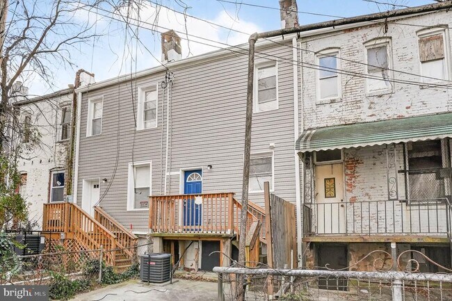 Building Photo - 2942 Arunah Ave