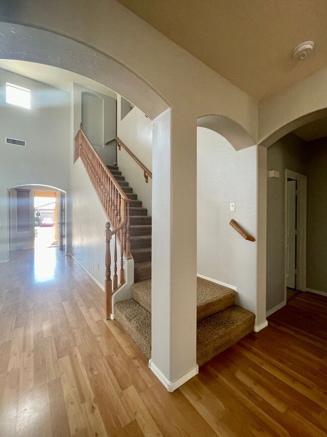 Building Photo - COMING SOON- Beautiful 2 Story Home, 5 Bed, 3 Bath in Gilbert, AZ