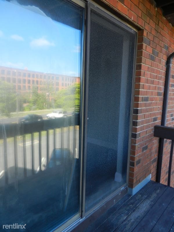 Building Photo - 1 br, 1 bath Condo - 68 Main Street