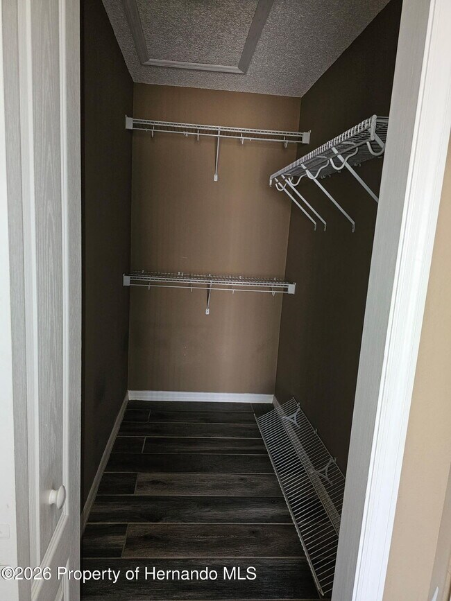 Building Photo - 7477 Canterbury St