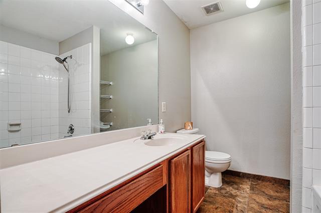 Building Photo - 707 Overton Dr