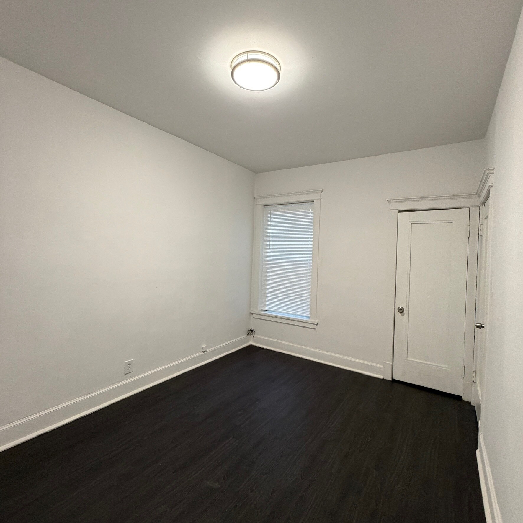 Building Photo - 704 W Garfield Blvd