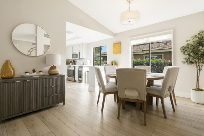 Building Photo - 236 Castellana S