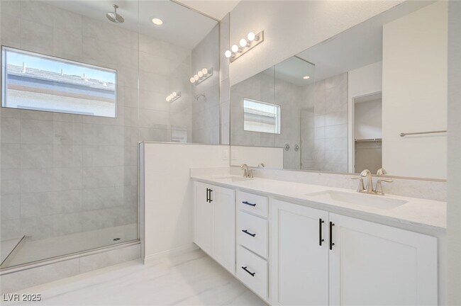 Building Photo - 555 Jerry Bird Ct