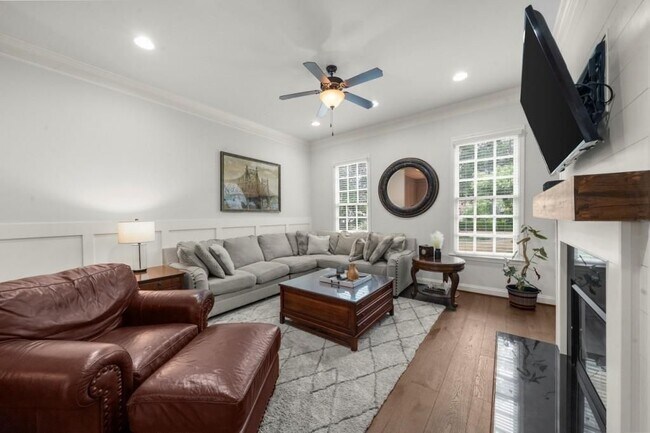Building Photo - 410 Rose Garden Ln
