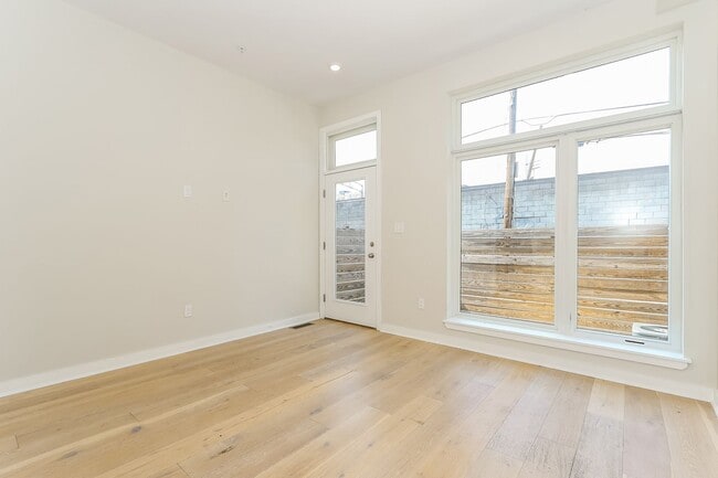 Building Photo - 2106 N Percy St