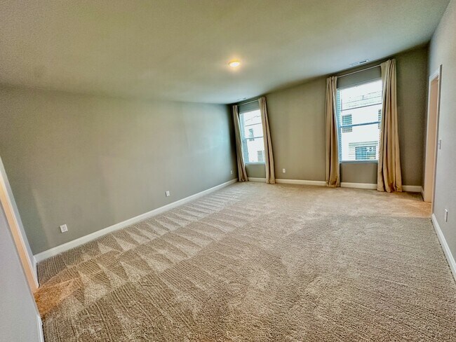 Building Photo - 1253 S Blount St