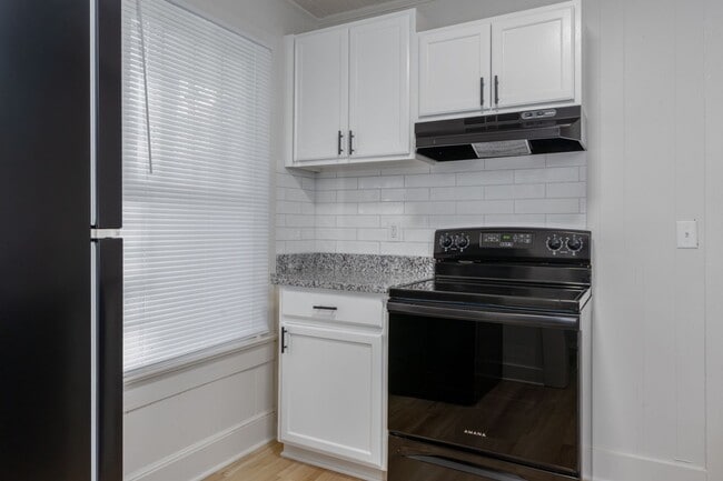 Building Photo - Cozy Home in Columbia's Downtown Core - Unit A