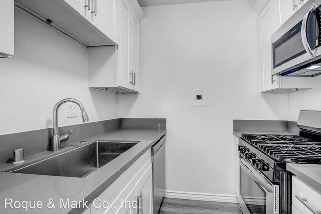 Building Photo - 1 br, 1 bath Apartment - 1010 Pico Blvd. 1...