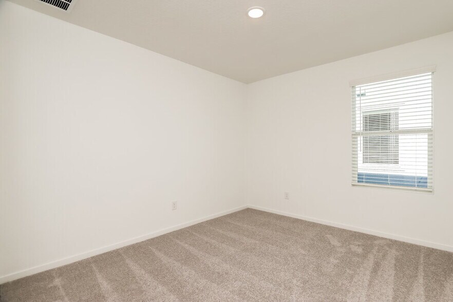 Building Photo - 1850 Musk Rose