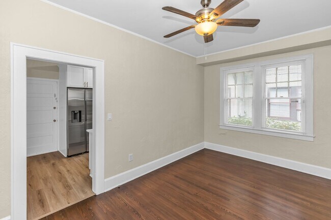 Building Photo - 812 Harwood St