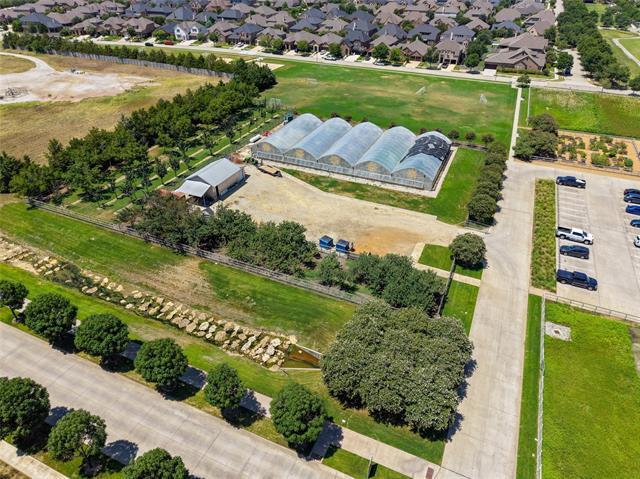 Building Photo - 537 Parkside Dr