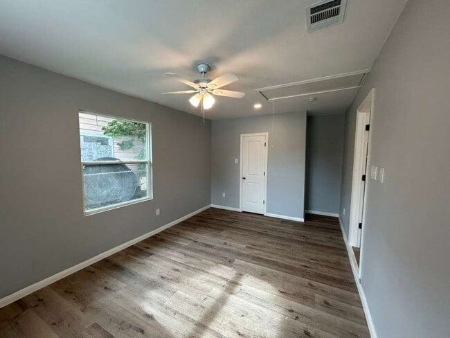 Building Photo - 3017 Nita St