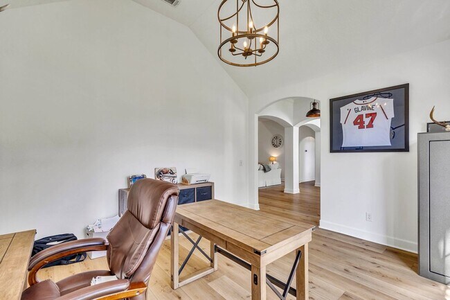 Building Photo - Gorgeously Updated 4 Bed/3.5 Bath in Tranquilla Hall - Buckhead