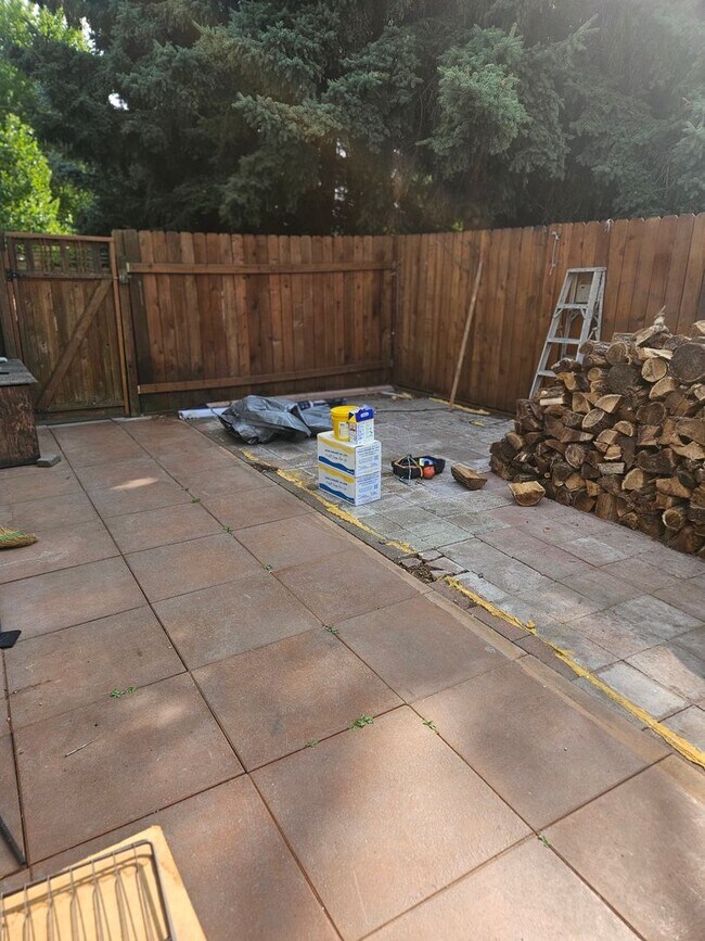 Building Photo - Spacious 3 bedroom 2.5 bath in Hillsboro