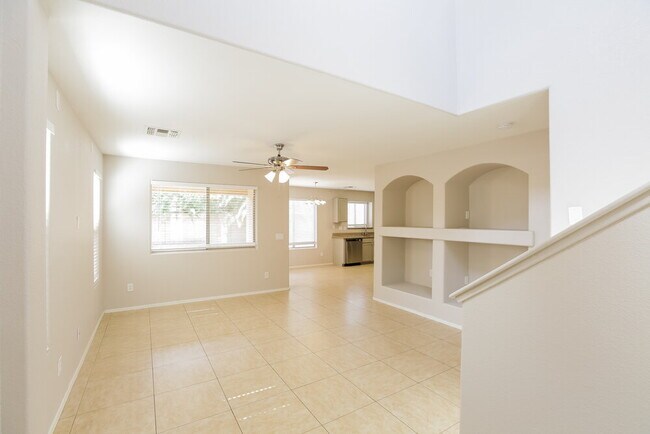 Building Photo - 12933 W Monte Vista Ave