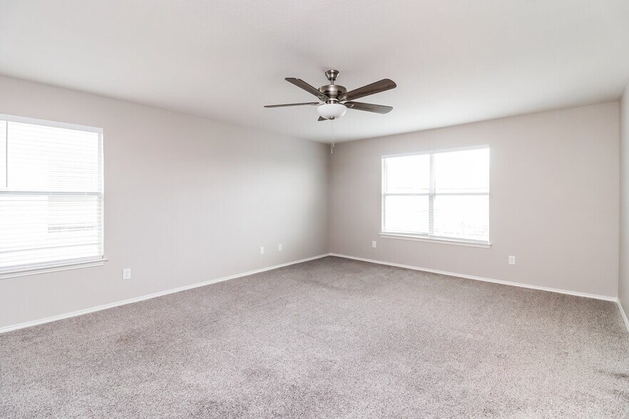 Building Photo - 3424 Cayman Dr