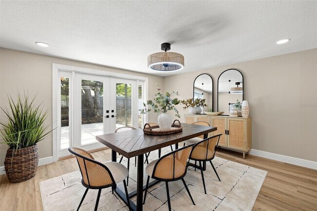 Building Photo - 2066 62nd Pl S