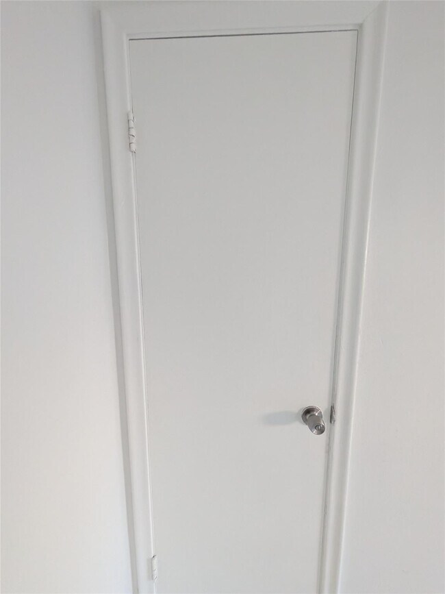 Building Photo - 2456 NW 52nd Ave