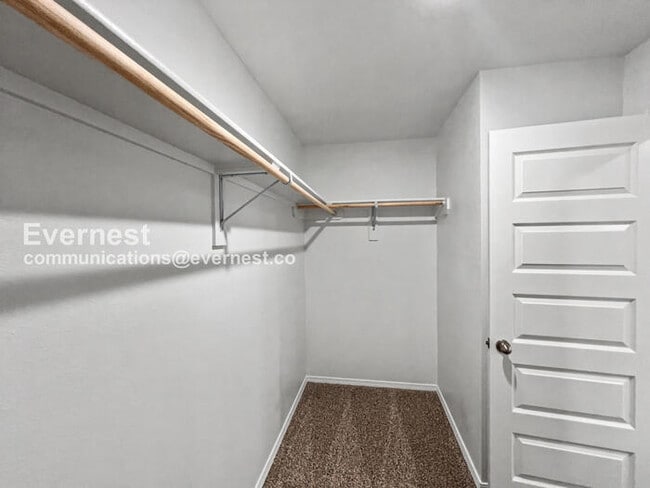 Building Photo - 1517 Ridgefield Cir