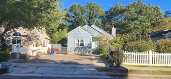 Building Photo - 136 Constitution Dr