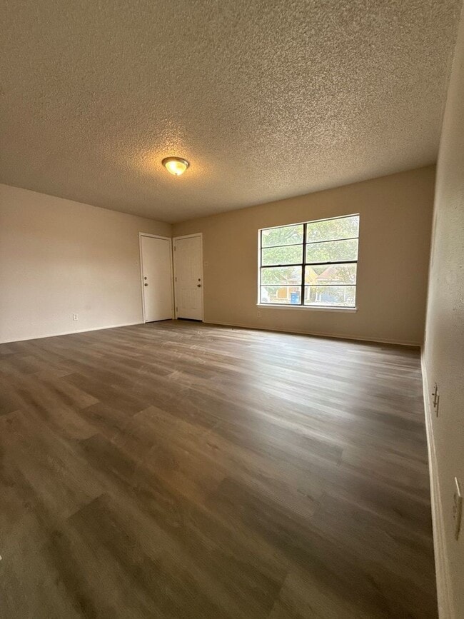 Building Photo - 4315 Lehman Dr