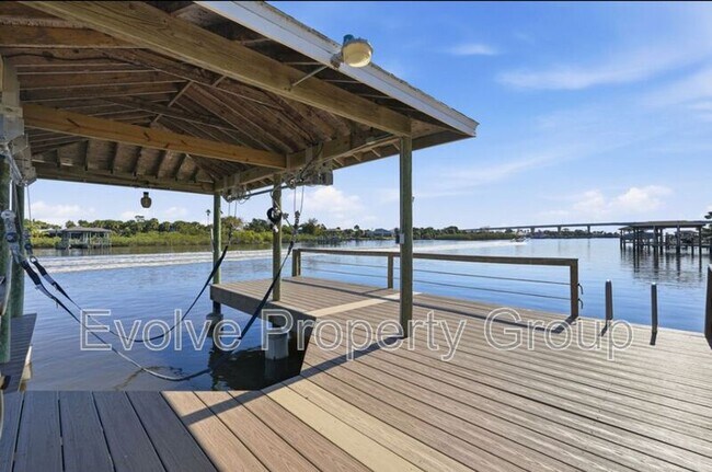 Building Photo - 470 Lambert Ave