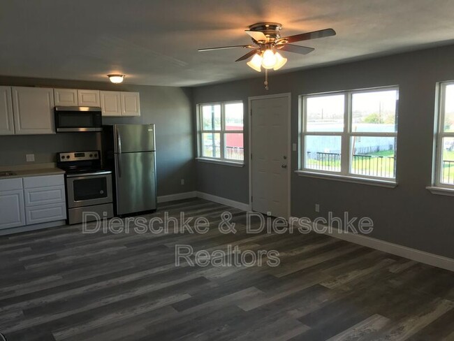 Building Photo - 3608 N Chadbourne St
