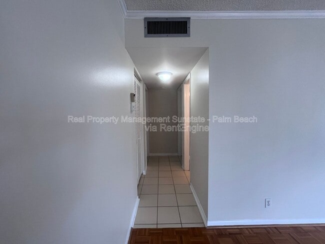 Building Photo - 4201 S Ocean Blvd