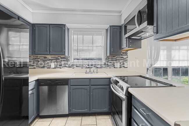 Building Photo - 2207 Roman Ct