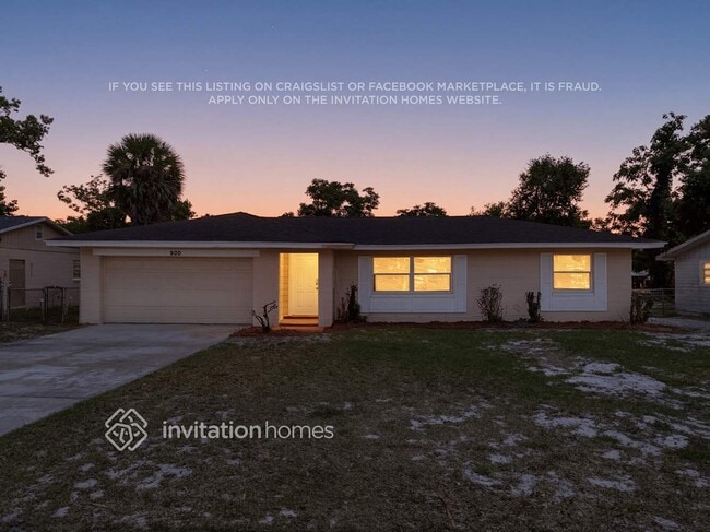 Building Photo - 900 Vincent Dr