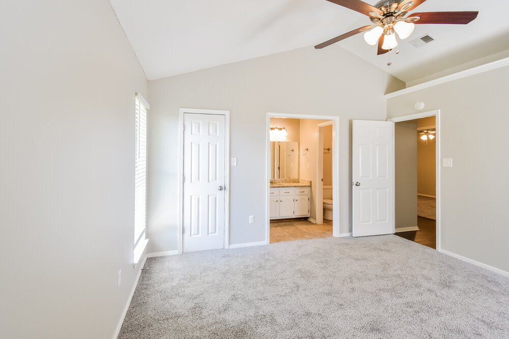 Building Photo - 9105 Belmont Dr