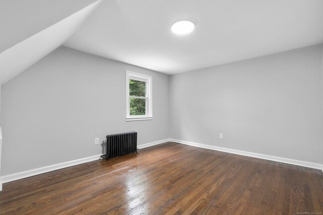 Building Photo - 17 Brookdale Ave